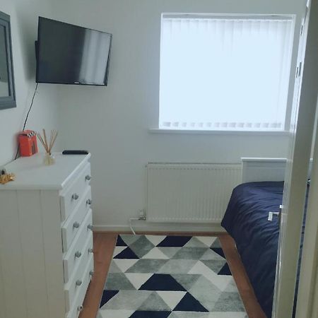 Room In A Friendly Home In A Quite Neighborhood Of Cardiff Zewnętrze zdjęcie